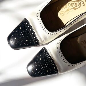 SALVATORE FERRAGAMO Black & White Italian leather Kitten heel pumps / size 7 AA